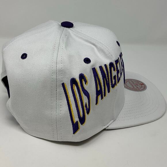 Mitchell & Ness Los Angeles Lakers Retro Snapback Swirl Logo All Over White Cap - Picture 4 of 8